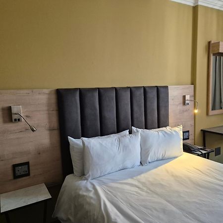 פרטוריה Manhattan Hotel מראה חיצוני תמונה