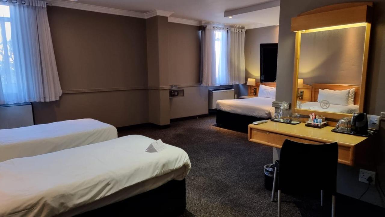 פרטוריה Manhattan Hotel מראה חיצוני תמונה